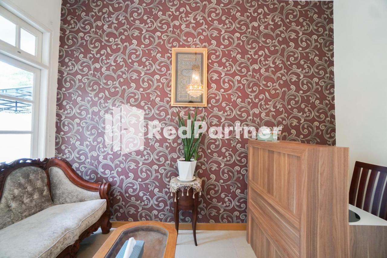 Hotel Fazza Syariah Mitra Reddoorz Yakarta Exterior foto