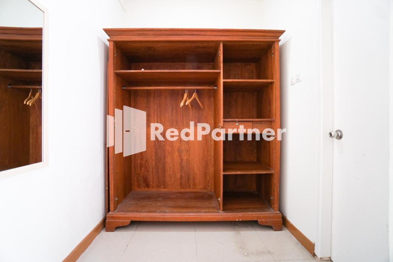 Hotel Fazza Syariah Mitra Reddoorz Yakarta Exterior foto