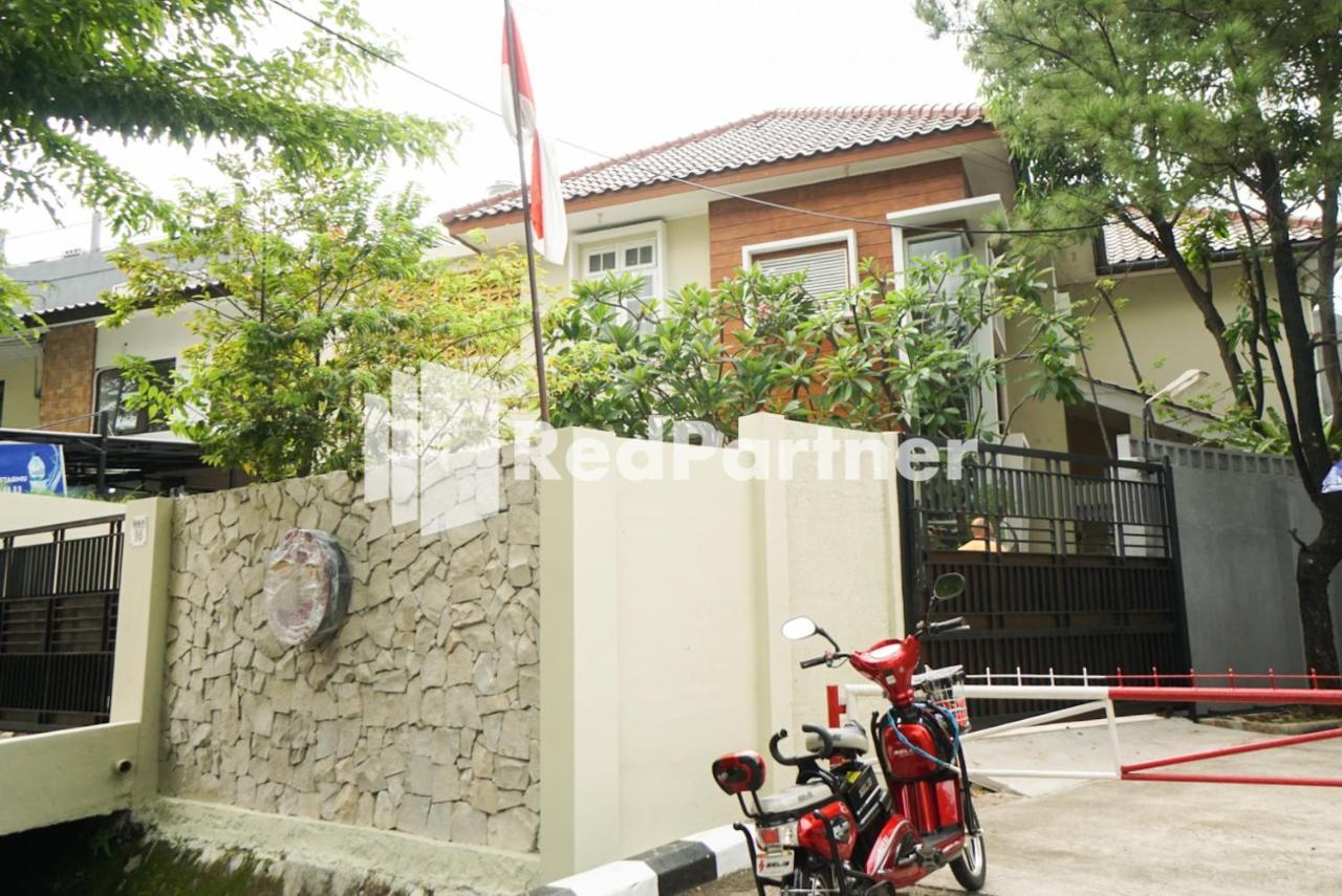 Hotel Fazza Syariah Mitra Reddoorz Yakarta Exterior foto