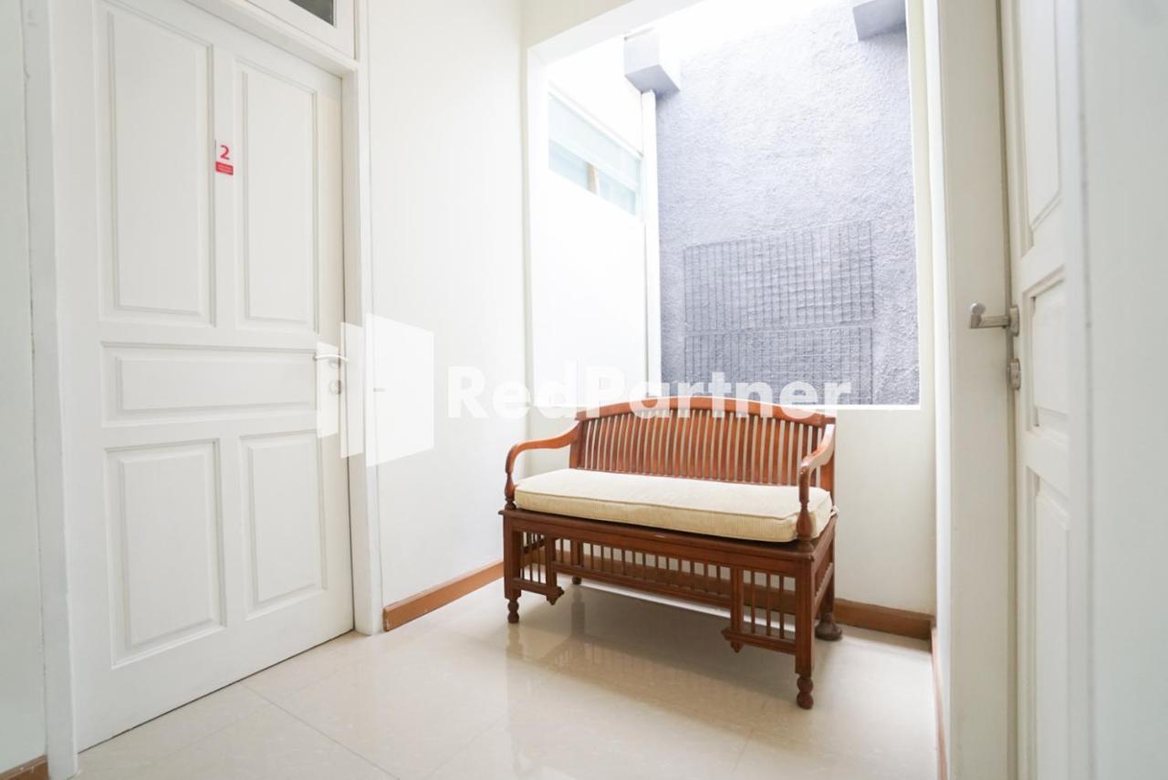 Hotel Fazza Syariah Mitra Reddoorz Yakarta Exterior foto