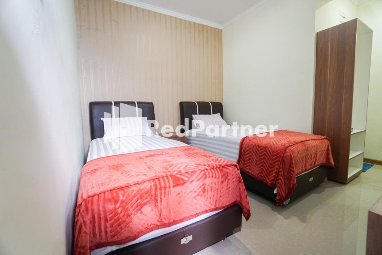Hotel Fazza Syariah Mitra Reddoorz Yakarta Exterior foto
