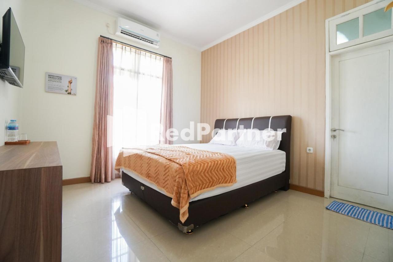 Hotel Fazza Syariah Mitra Reddoorz Yakarta Exterior foto
