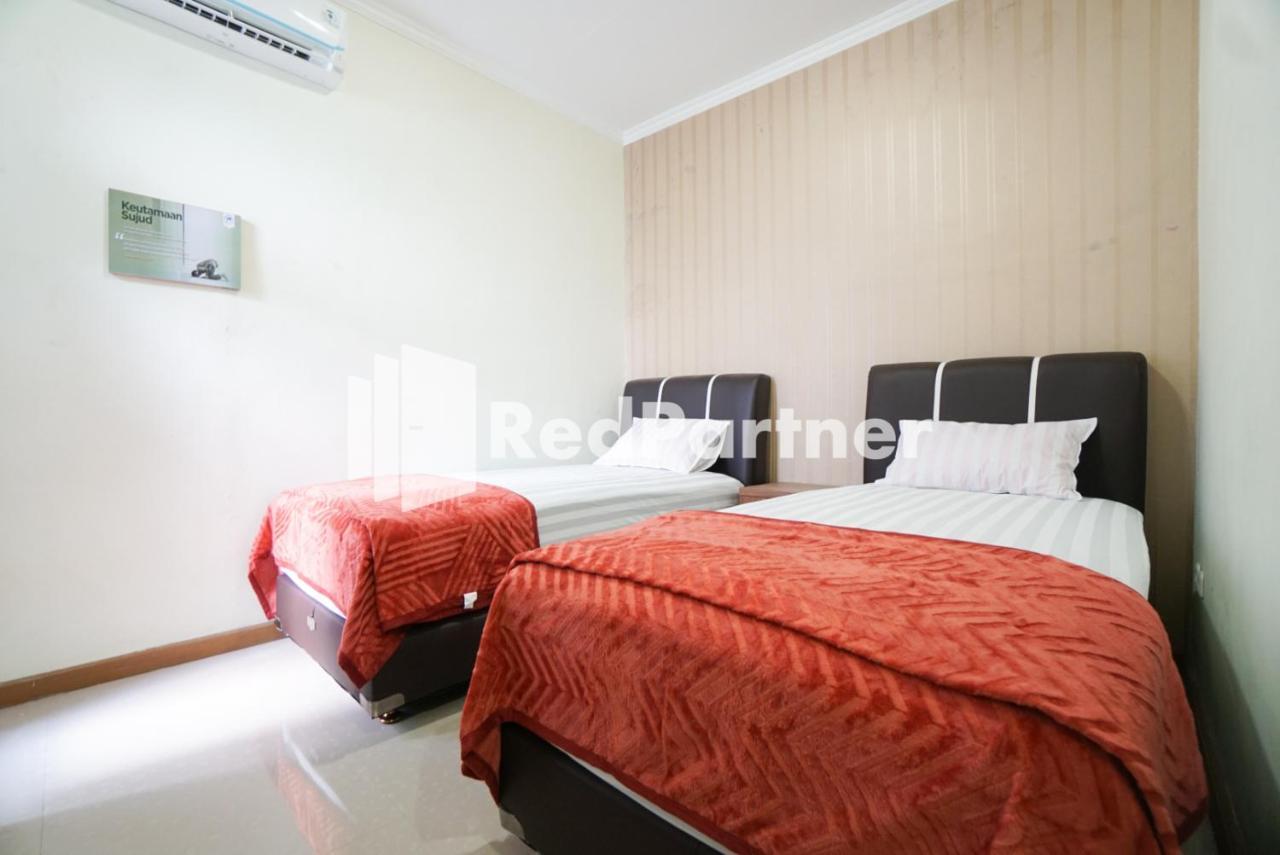 Hotel Fazza Syariah Mitra Reddoorz Yakarta Exterior foto