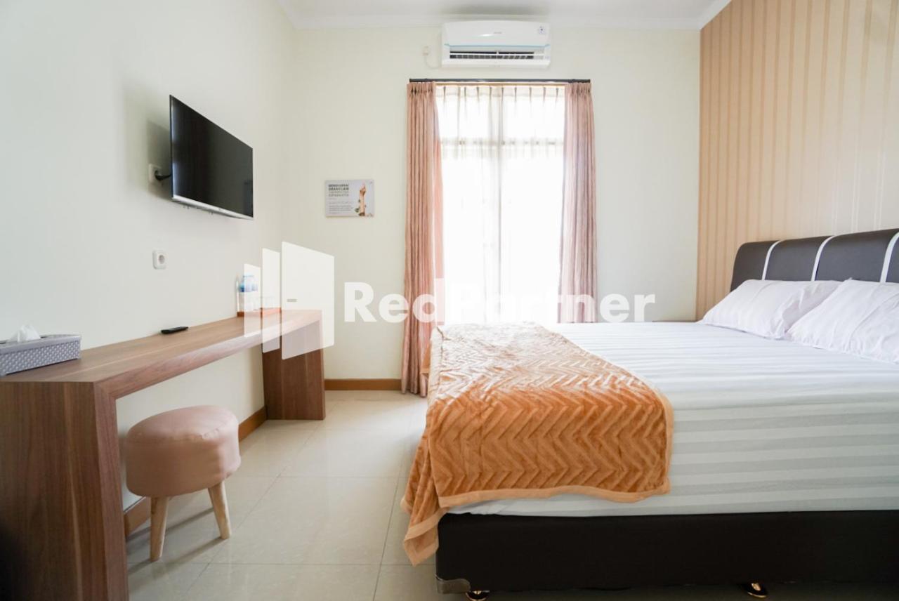 Hotel Fazza Syariah Mitra Reddoorz Yakarta Exterior foto