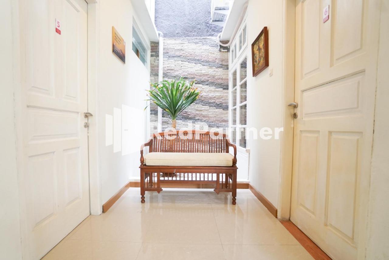 Hotel Fazza Syariah Mitra Reddoorz Yakarta Exterior foto